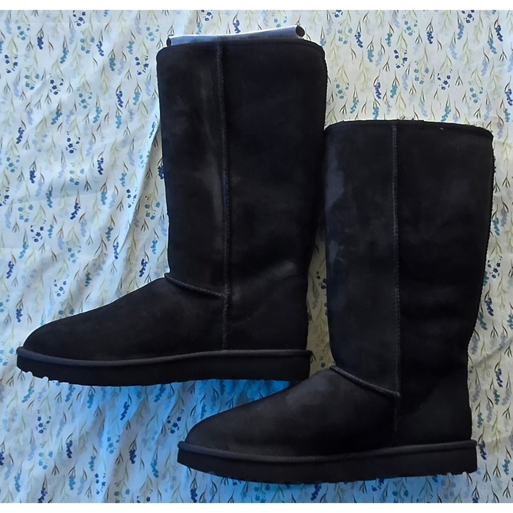 UGG Classic II Tall Boot Black Sheepskin Suede 1016224 Womens Size 11 - Picture 4 of 7